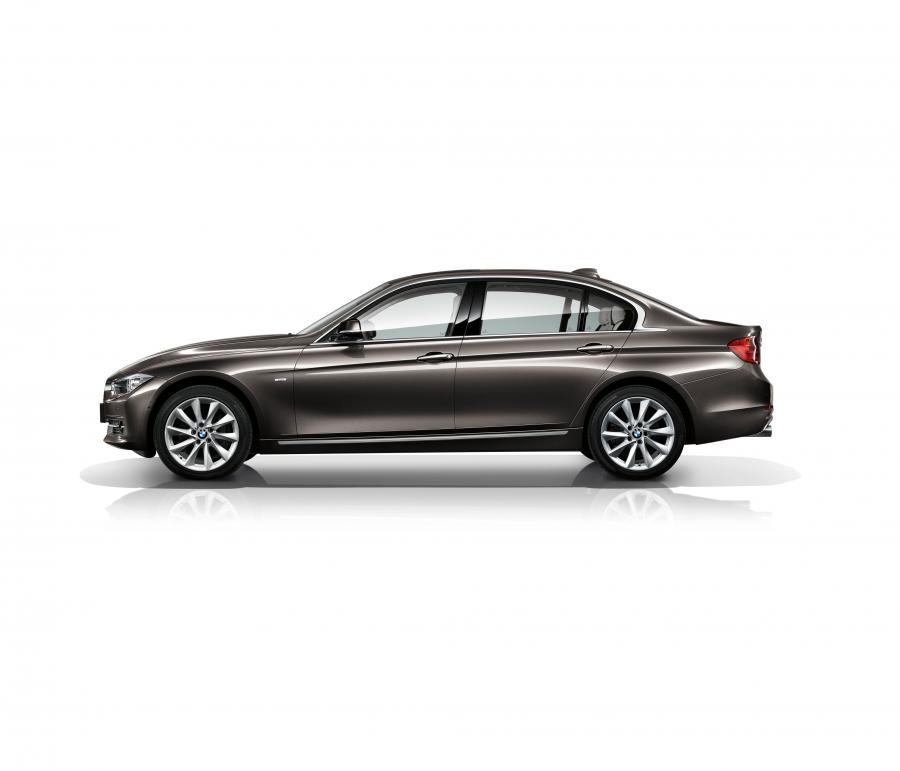  BMW 335Li 2012 года  (фото 22 из 25)